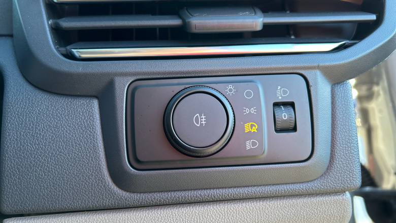 Ford Transit Custom E-320 L1 Rwd 100kW 65kWh H1 Van Limited Auto